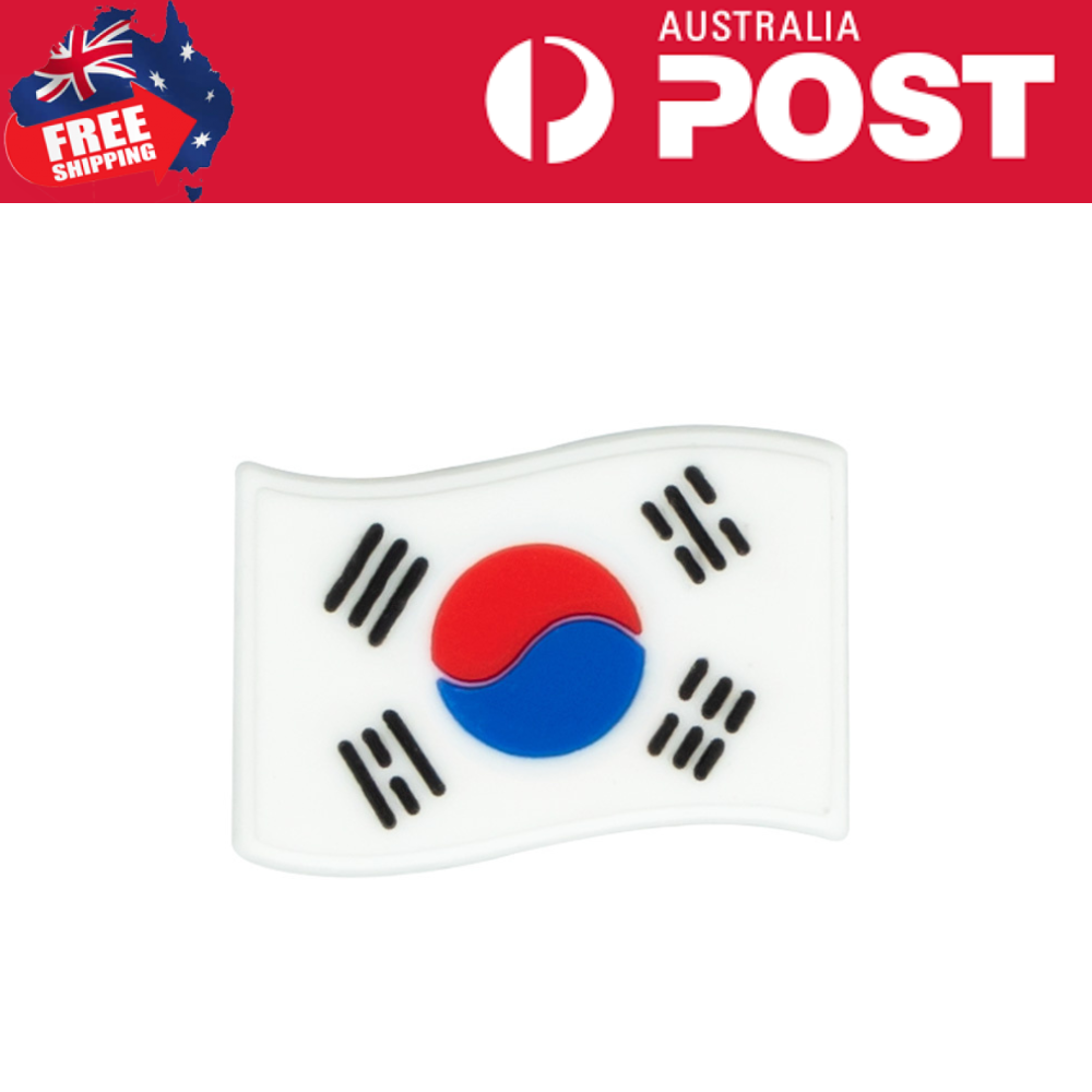 South Korean flag lapel pin, enamel badge featuring Taegeuk symbol and trigrams, perfect for cultural representation and patriotic accessories.